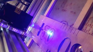 Лазер 5,5Вт режем фанеру. Ничего хитрого. China laser 5,5W cutting the 3mm plywood by 1-2 pass