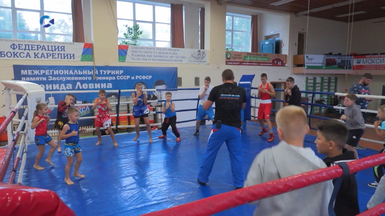 Спортсмен международного уровня. Мечтала стать спортсменом.