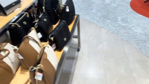 Куала-Лумпур/ ТЦ Pavilion,Брендовые вещи по шоковым ценам!/