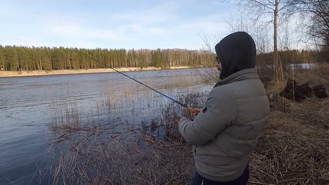 Рыбалка на Щуку с берега! Ловля на СПИННИНГ! смотреть онлайн