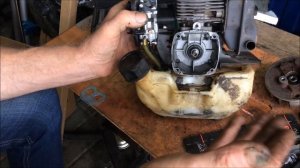 Замена карбюратора триммера как развлечение для пенсионера и пионера!)