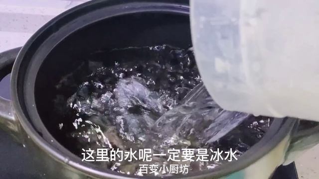 不管煮綠豆紅豆還是黑豆，煮前多加這一步，6分鐘全煮軟爛，省時又省力，趕快試試！【百變小廚坊 VS 龍兒美食 Magic Kitchen】#小妙招
