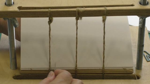 3. Шитье на 3 х шнурах в две тетради