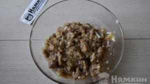 Мясные котлеты с картошкой в духовке