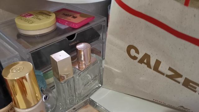 Пустые баночки декоративной косметики. Июнь 2022 смотреть онлайн