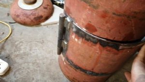 Печь в гараж из газового баллона. Установка в подвале..mp4