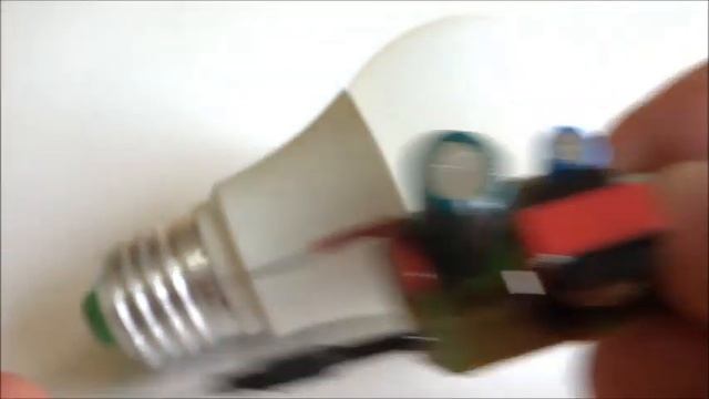 Все в шоке! В этой светодиодной ЛАМПОЧКЕ "Жучок Прослушка" смотреть онлайн