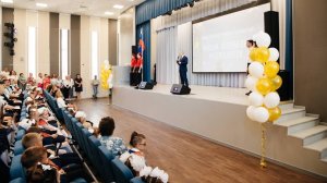 В новой школе в Заветах Ильича прошла первая торжественная линейка