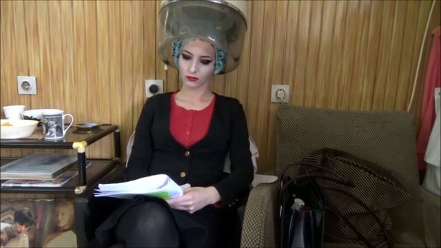 Actual time it takes to curl, brush and mold a vintage hairstyle смотреть онлайн