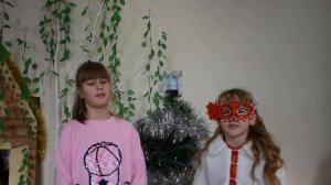 Белый снег пушистый в воздухе кружится