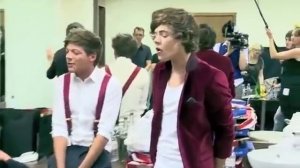 всем,кто говорит,что они поют под фонограмму!