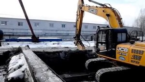 JCB 220 JS. Гидромолот, демонтаж фундамента.