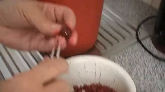 Вишня в собственном соку - видео рецепт (1) смотреть онлайн