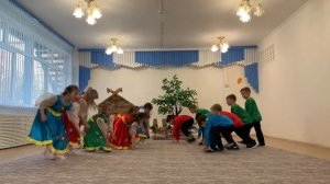 27 Подготовительная группа МДОАУ №35 Русская народная игра «Плетень»