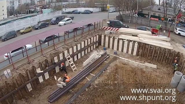 Монтаж обвязочного пояса и забирки шпунтового ограждения