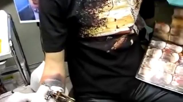 Еще одна интересная татуировка смотреть онлайн