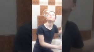 Как пускать пузыри изо рта.