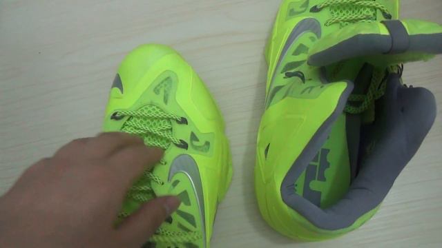 кроссовки яркого цвета смотреть онлайн