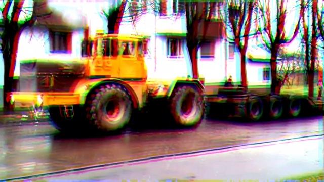 Кировец Танцует под Sandstorm.