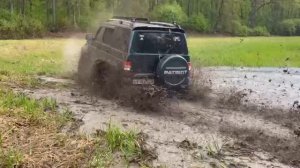 УАЗ Патриот по грязи оффроуд покатушки