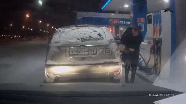 В Сургуте женщина подожгла на заправке свой автомобиль 2016 смотреть онлайн