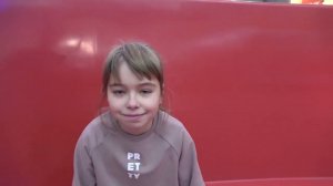 Девчонки с Дариной в игровом центре развлекаются 10.01.23.