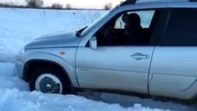 ВСЕСЕЗОННАЯ РЕЗИНА ПРОТИВ ЗИМНЕЙ РЕЗИНЫ В СНЕГУ (Часть 2) смотреть онлайн