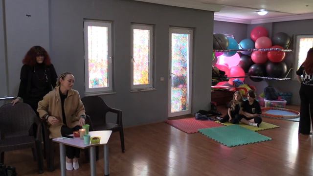 этюд на песню путешественник без штанов и обуви смотреть онлайн