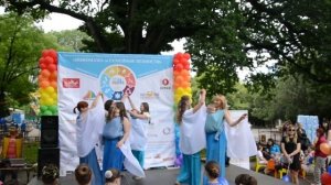 Слинготанец в Детском парке в Симферополе