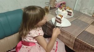 Я уже большая девочка ,мне 7 лет .