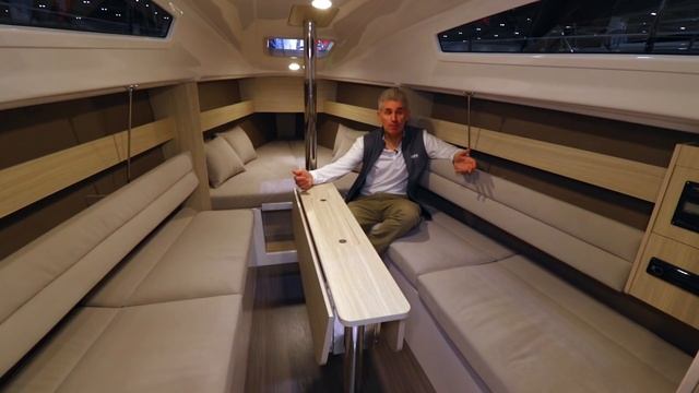 Maxus 24 Evo: First Look Video Sponsored by Close Brothers смотреть онлайн