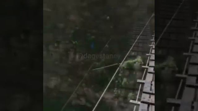 Навесной мост в горах Чародинского района
