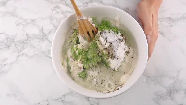 Savory Pea Pancakes with Chili Pepper and Parsley смотреть онлайн