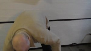 Тест ножа пластун из дамасской стали и топора.