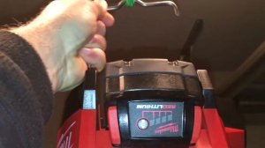 Milwaukee M18 Radius Site Light 2200 VS. M18 Lantern