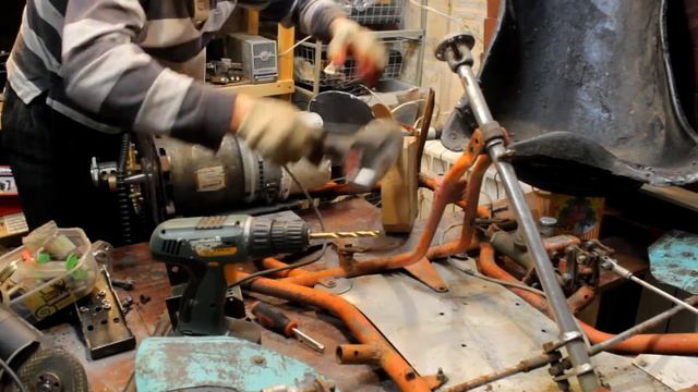 Простой надежный крепеж электродвигателя