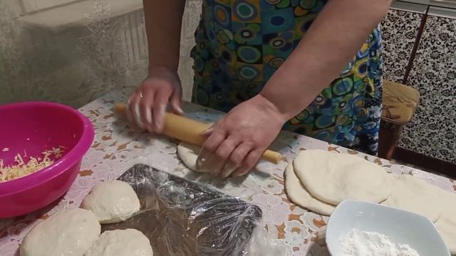 Лепешки с сыром.