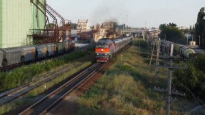Поезд Волгоград-Москва проезжает станцию Арчеда