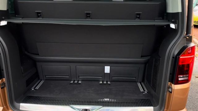 Volkswagen Caravelle Executive 2.0BiTDI 199 EU6 BMT SWB7 DSG Auto смотреть онлайн