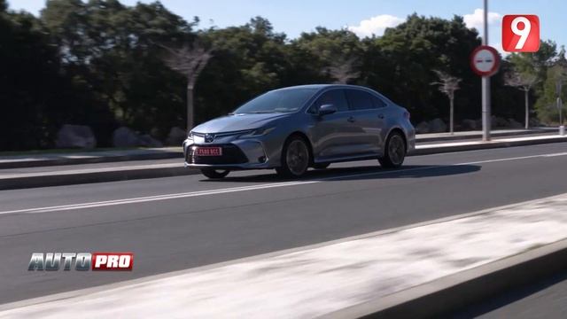 Essai de la nouvelle Toyota Corolla Sedan Hybride 2019 смотреть онлайн