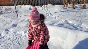 Снежная горка изо льда с подсветкой для детей. Своими руками.