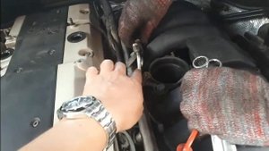 Замена фильтра тонкой очистки на топливной рейке на Mercedes W140