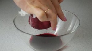 Пейте ПРАВИЛЬНО Полезный сок. Он ОМОЛАЖИВАЕТ СЕРДЦЕ, Чистит Сосуды. СВЕКОЛЬНЫЙ СОК @dobrie_znania