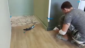 Стыковка плинтуса разного цвета