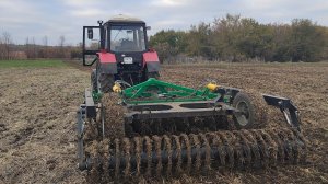 Ремонтируем МТЗ 892,вносим удобрения и дискуем.