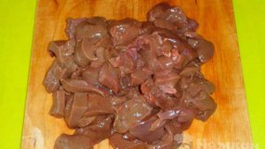 Запеченная печень с кабачками в духовке