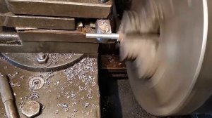 Точим болт на М8.