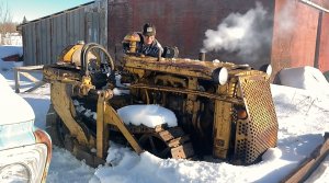 Холодный запуск дизеля Caterpillar D2 1947 года. Мощность 42 л.с.