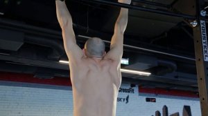 Шраги в висе на турнике (2)