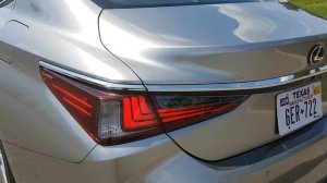 Новый Lexus ES: первый видеообзор
